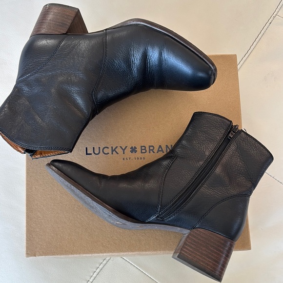 Lucky Brand Black Ankle Booties with Side Zipper - Picture 4 of 6